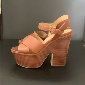 Michael Kors Divia Luggage Heel Size 6